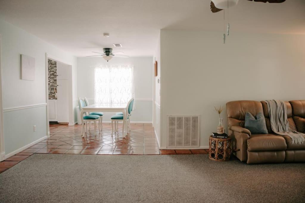 Entire Home, Heated Pool, Just 10 Min To Beach! 베로 비치 외부 사진